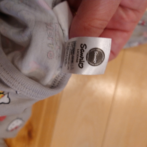 6-9m H&M Sanrio gray hello Kitty footie sleeper Pyjama - Picture 2 of 7